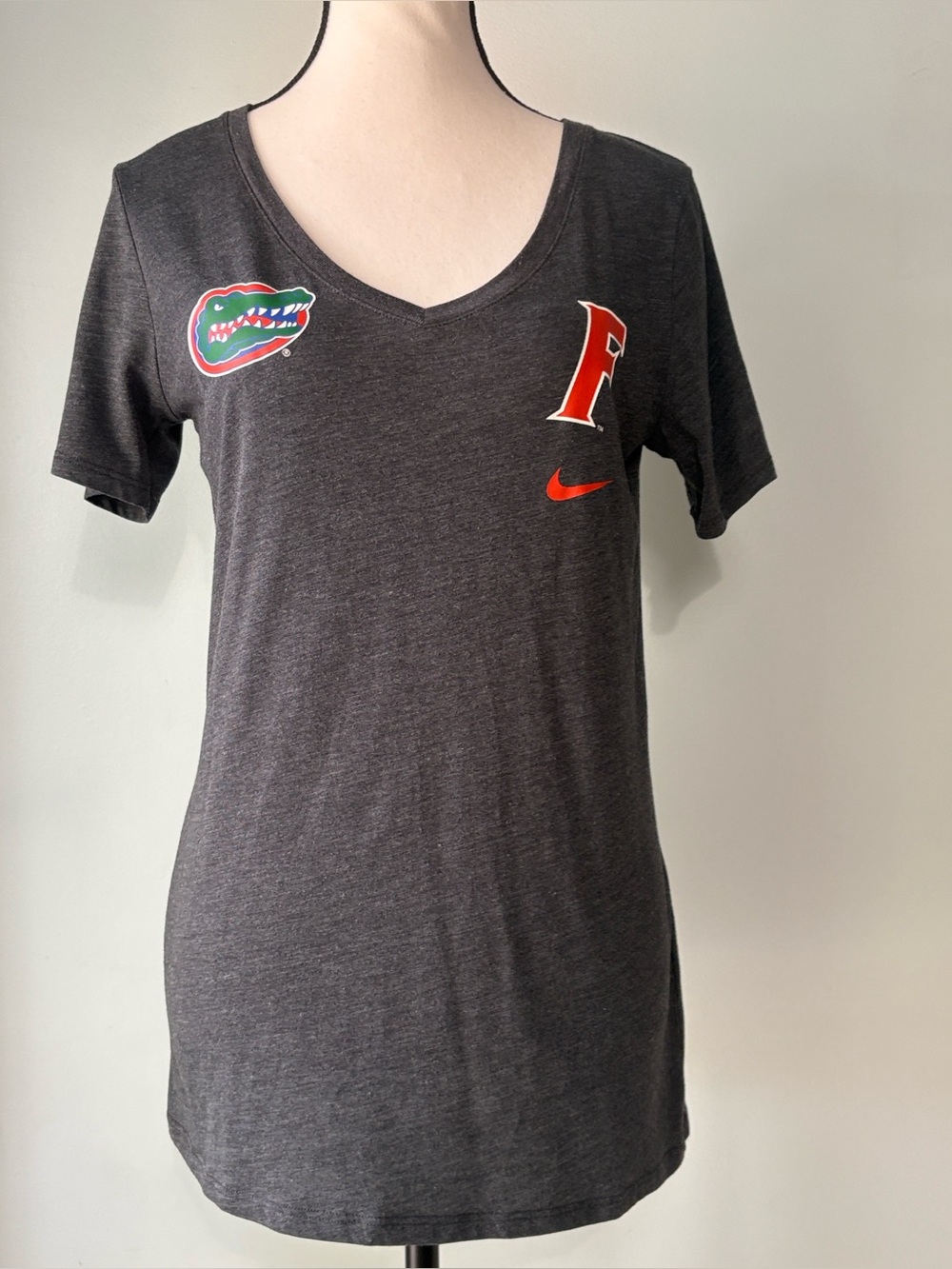 Nike Women's Florida Gators Gray V-Neck Tee with Red & Green Team Logos Size Med